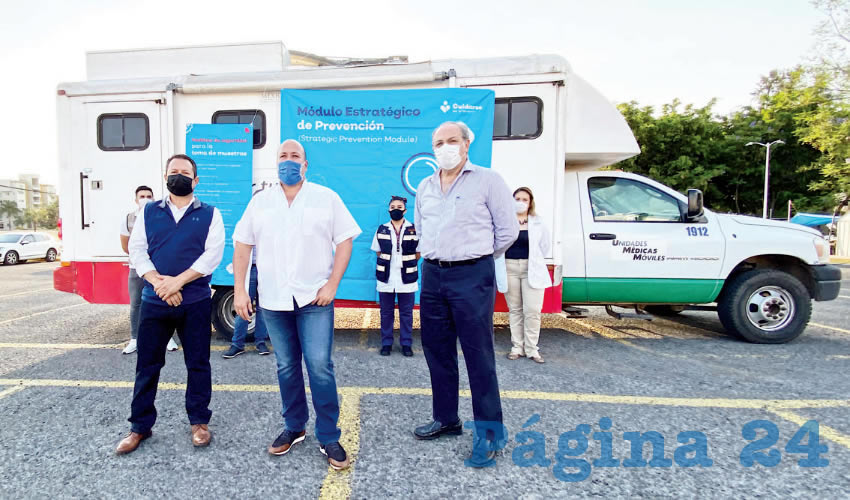 “Iniciamos ya la entrega de ambulancias de este programa muy importante que ha desarrollado el gobierno de Jalisco para reforzar a todos los municipios del interior del estado, municipios que han estado olvidados”, explicó el mandatario/ Foto: Cortesía
