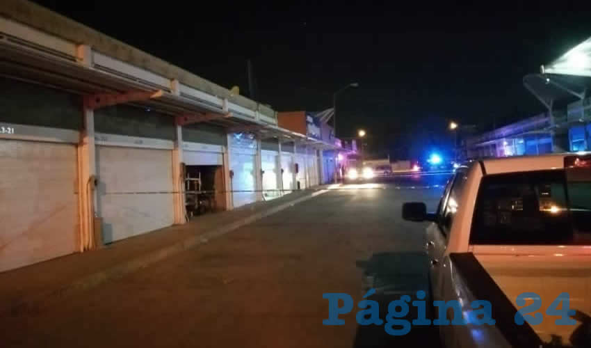 Sobre la calle Viñedos Vides, los sicarios dispararon sus fusiles AK-47 en contra de Tomás Corona Espejo, quien murió en el lugar y Gustavo Medina, quien se encuentra hospitalizado