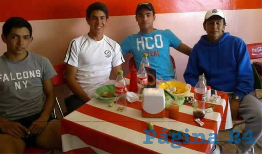 En Tacos Canito, de Jesús María, convivieron los hermanos Chávez