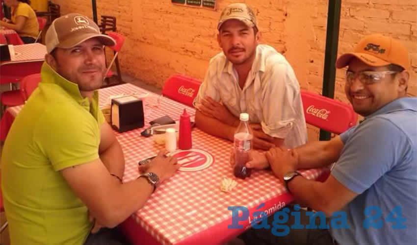 En el mismo restaurante charlaron Fabián Torres, Oswaldo Hernández y Joaquín Reyes
