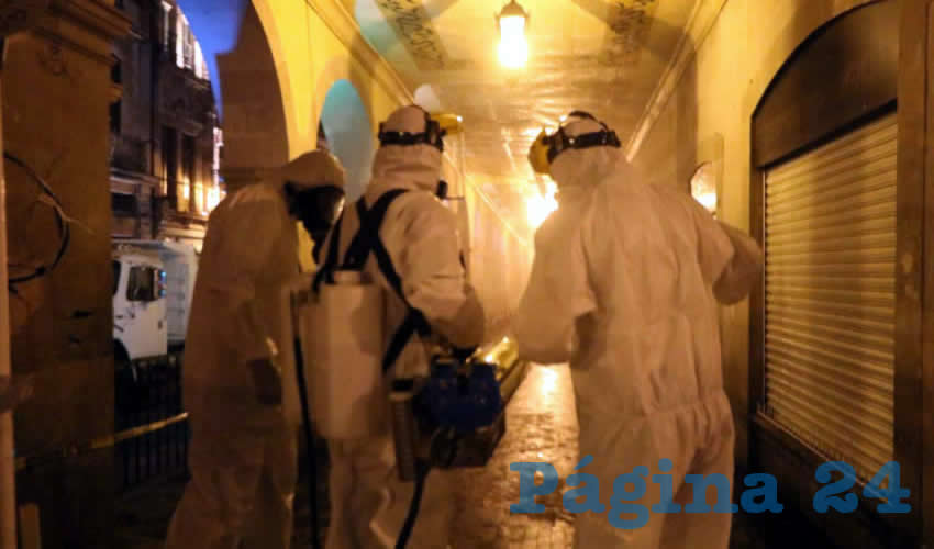 Se trata de una nebulización de gran alcance que sanitiza superficies a través de Polysell, un producto desinfectante de base orgánica, biodegradable y no corrosivo con efecto de larga duración