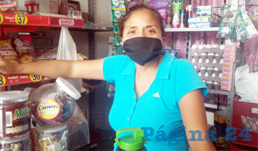 Doria Tovar, propietaria de una tienda de abarrotes en el municipio de Tonalá, dijo que le han llegado rumores de que en otros lados han subido “a la discreta” entre dos y tres precios los productos de la canasta básica, algo que no es justo hacer durante épocas de crisis como la actual/Foto: Francisco Tapia
