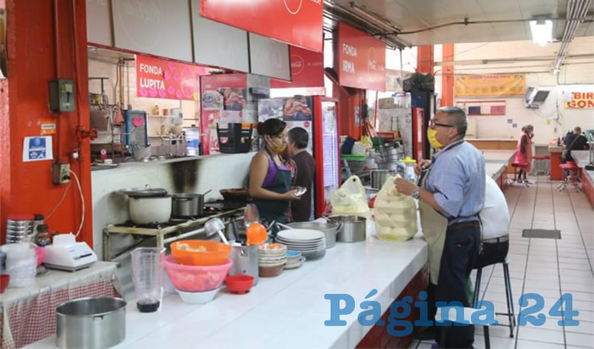 En Birrier&iacute;a Juanita, en el mercado Morelos, lleve su birria a casa y desayune en familia