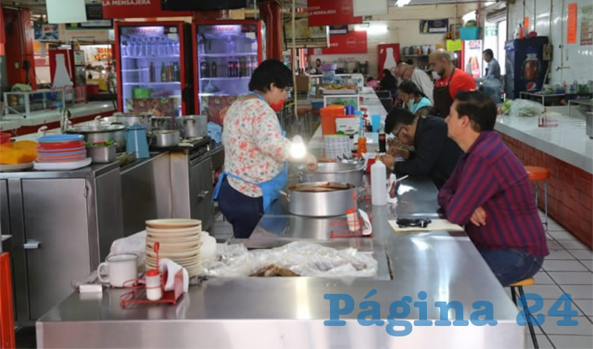 En Cocina Económica La Mensajera, en el mercado Morelos, venden desayunos para llevar a casa