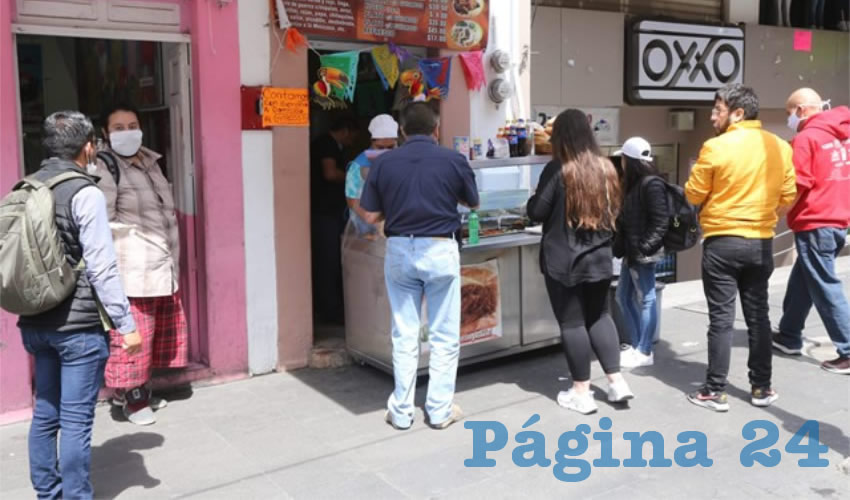 En Ricos Tacos Toñikín preparan tacos de colores para desayunar en casa con la familia