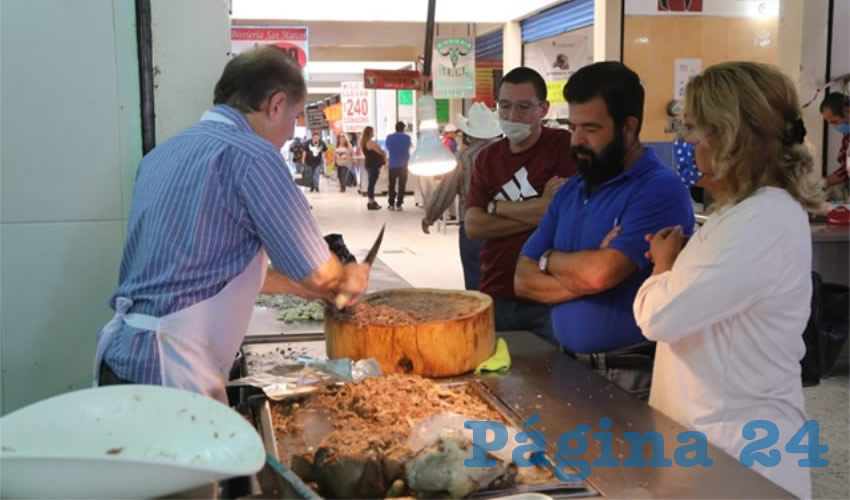 En Birriería el lago Azul, en el mercado Juárez, pida birria para llevar y convivir con la familia en casa