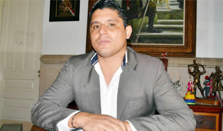 El alcalde de Chapala, Moisés Anaya Aguilar, confirmó los hechos y señaló que en días recientes se aseguraron varios lotes de alcohol adulterado/Foto: Especial