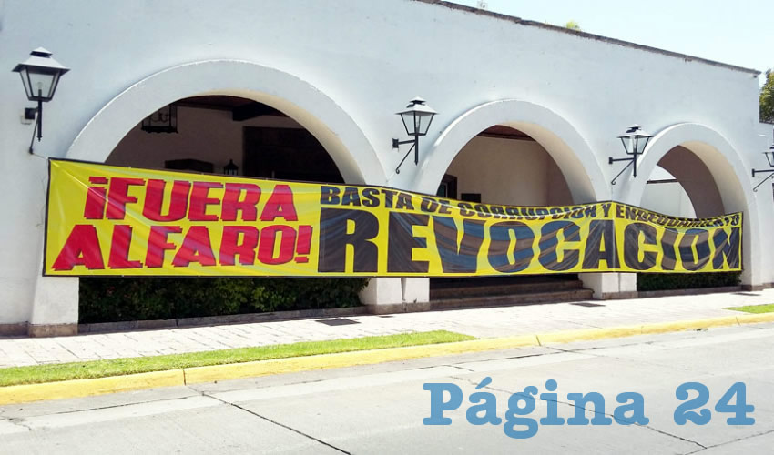 Decenas de comerciantes y ciudadanos se manifestaron afuera de Casa Jalisco para exigir la reactivación de la economía, exigieron también la salida de Enrique Alfaro del cargo como gobernador, pues no trata con tanto empeño temas como la contaminación ambiental y la ola de violencia que azota a Jalisco/Fotos: Francisco Tapia