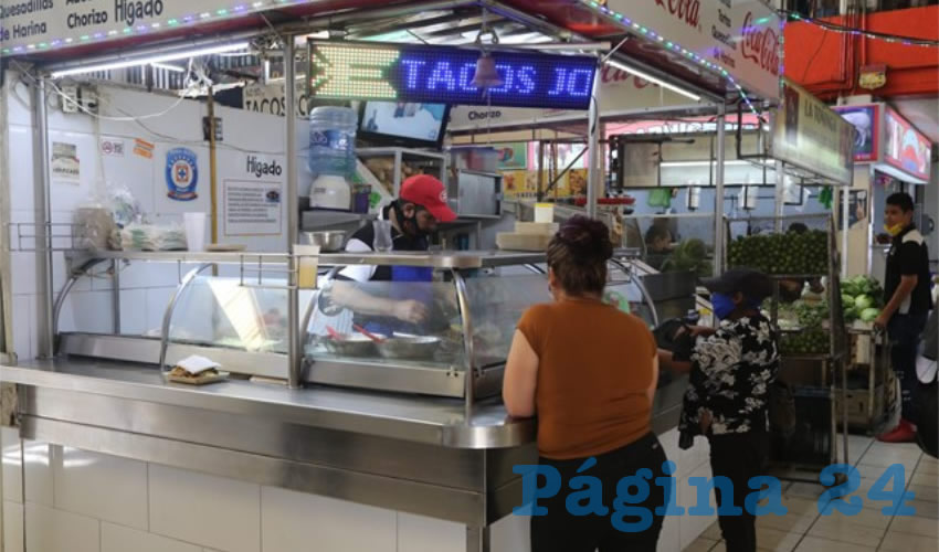 En Tacos, Joven, en el mercado Terán, venden tacos y tortas para llevar
