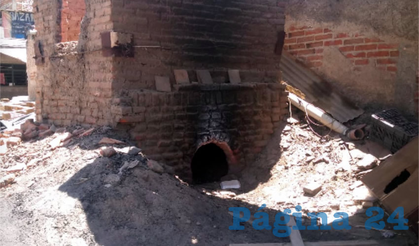 Con los hornos apagados y con la producción detenida. Se cuentan por decenas los ladrilleros que no pueden trabajar y que buscan otras formas de llevar el alimento a la mesa. En Tonalá, estos trabajadores afirman que urgen apoyos, “que la gente del gobierno se acerque”, pidieron/Foto: Francisco Tapia