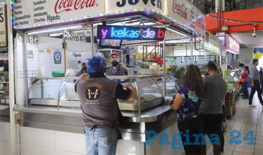 En Tacos Joven, en el mercado Terán, hay para llevar a casa y desayunar