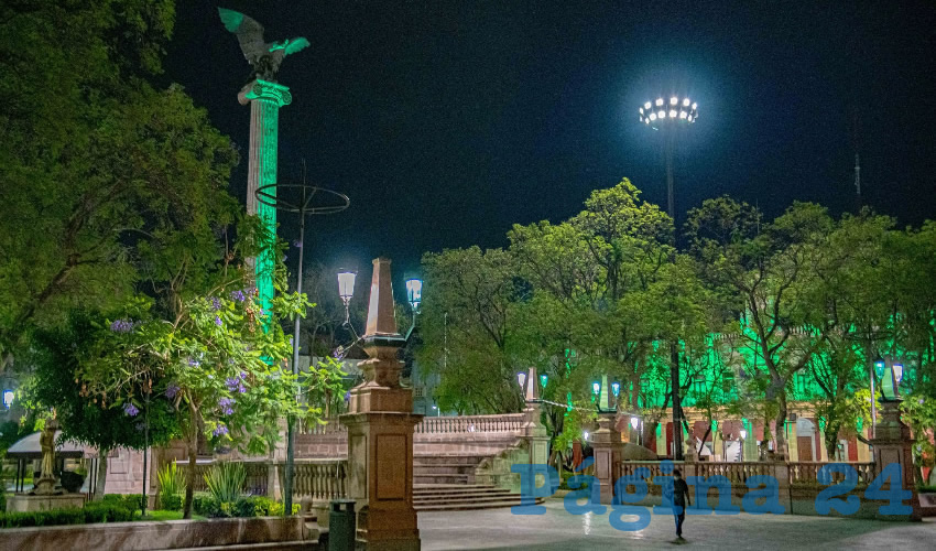 El Municipio de Aguascalientes ilumina el Palacio Municipal y algunos monumentos con el color verde, en se&ntilde;al de esperanza y unidad