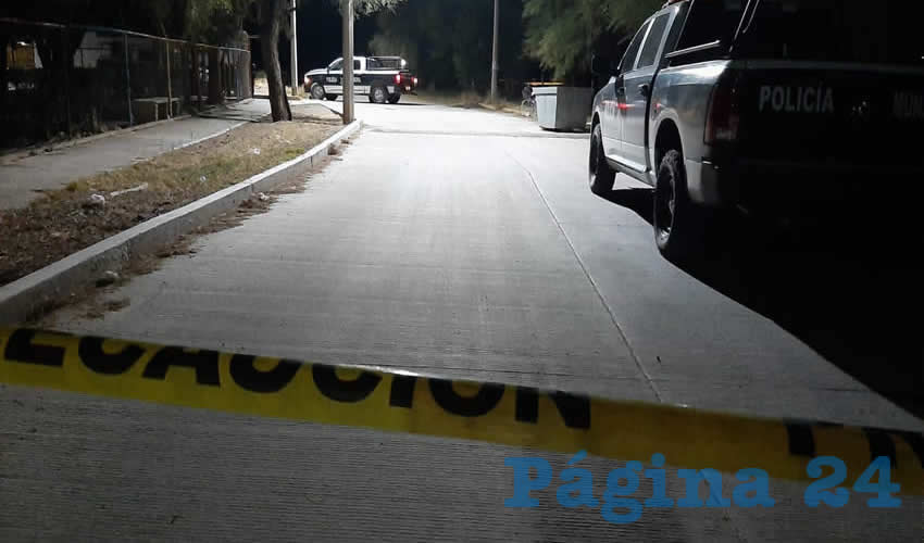 Polic&iacute;as estatales y municipales acordonaron la zona del crimen, para que nadie se acercara al sitio del homicidio de Juan Alberto &ldquo;N&rdquo; &ldquo;N&rdquo;, que contaba con 47 a&ntilde;os 