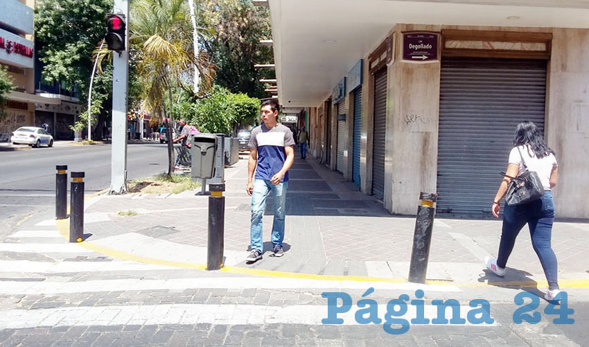 Apenas Jalisco está en la Fase 0, de cara a la reapertura de negocios, y muchas personas consideraron se empeñan en salir de casa para cosas no esenciales, sin cubrebocas y sin tomar sana distancia/Foto: Francisco Tapia