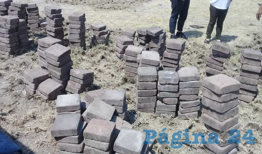 Las piezas que ya hab&iacute;an desprendido los pillos y que pretend&iacute;an subir a una camioneta, en donde ya hab&iacute;an acomodado m&aacute;s material