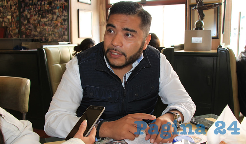 Román Tarango Rodríguez, presidente de la Asociación Civil “Cruzada 4 mil”, (Foto Archivo Página 24)
