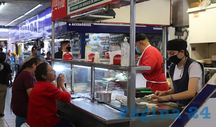 En Tacos y Tortas Chavita, en el mercado Ju&aacute;rez, lleva tu desayuno a casa 