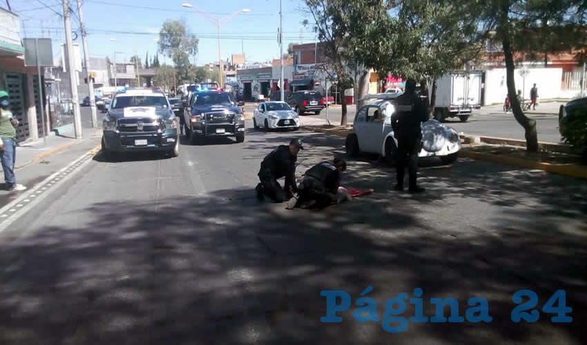 La víctima, hasta el momento no identificada, falleció horas después del accidente en la Clínica 2 del IMSS