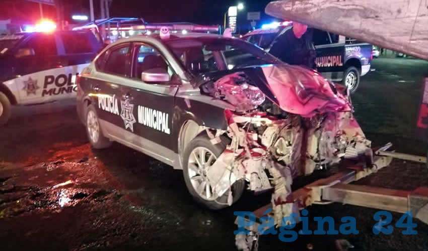 Totalmente destrozada de su parte frontal, quedó la patrulla 0244