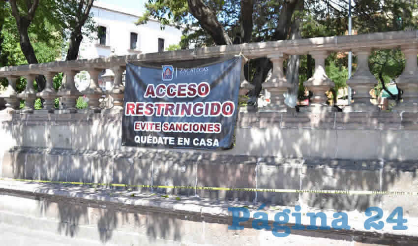 En los espacio públicos suelen colocarse vendedores ambulantes y algunos músicos callejeros a pedir una moneda a cambio de una canción, también se ve a varios indigentes o vagabundos que usan como refugio las sombras de los árboles de varias plazas y jardines de la ciudad (Foto: Merari Martínez)
