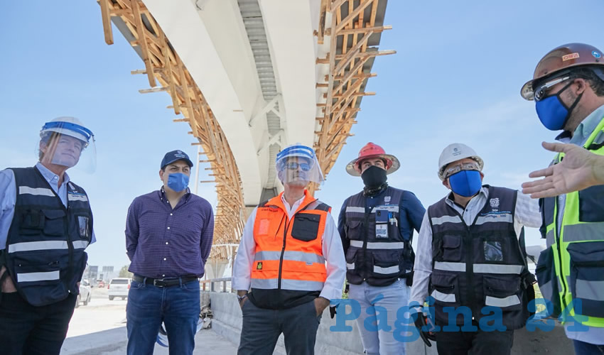 El gobernador inició el recorrido de supervisión en la zona del Deportivo Ferrocarrilero en donde se construye una velaria en la cancha de básquetbol