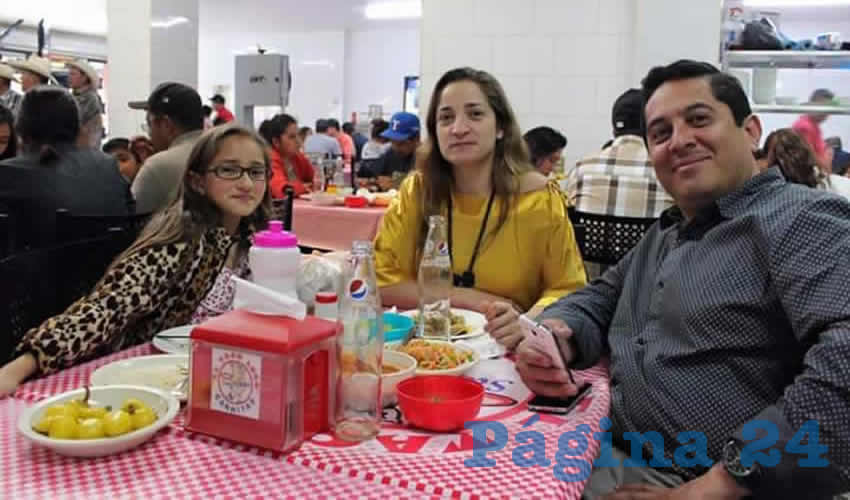 La familia Campos L&oacute;pez tambi&eacute;n desayun&oacute; en Taco Loco 