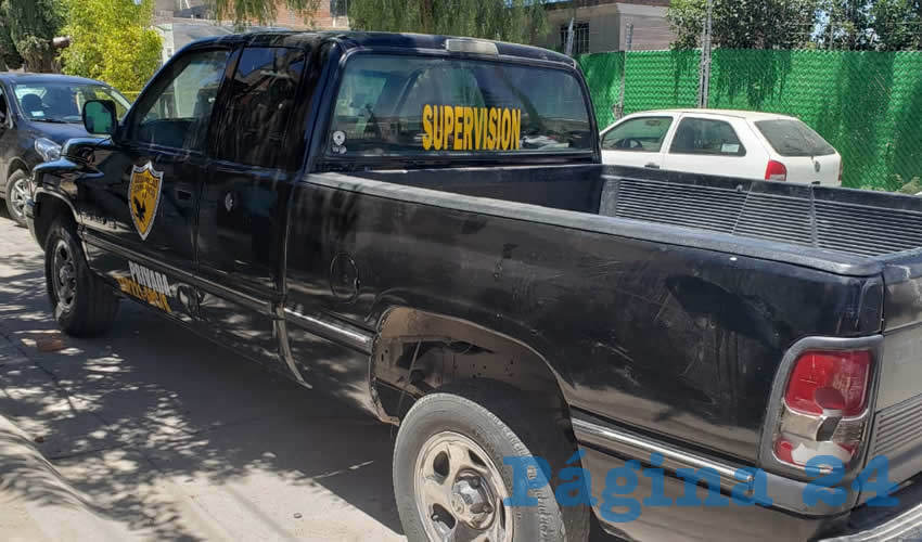 En esta camioneta, que tenía un balazo en el costado izquierdo, viajaban sujetos señalados de haber participado en el tiroteo