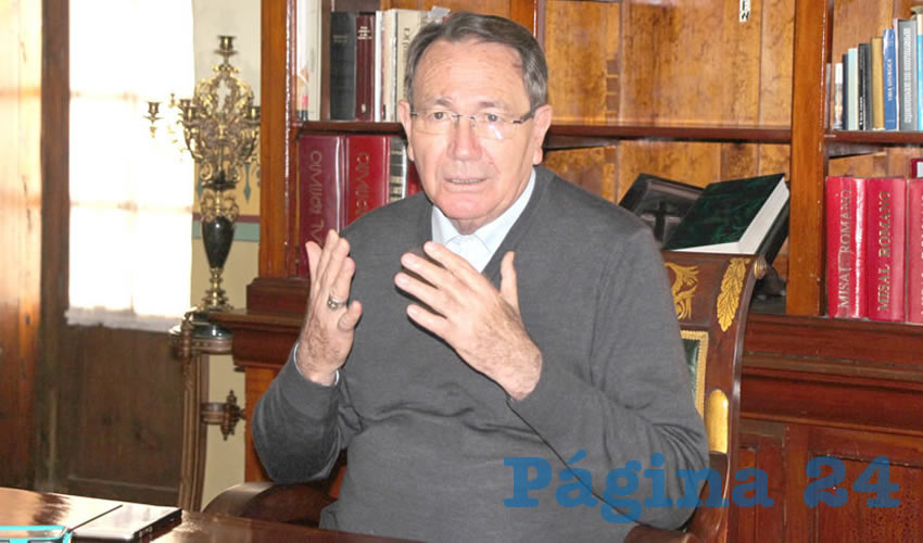 Sigifredo Noriega Barceló, obispo de la Diócesis local (Foto Archivo Página 24)