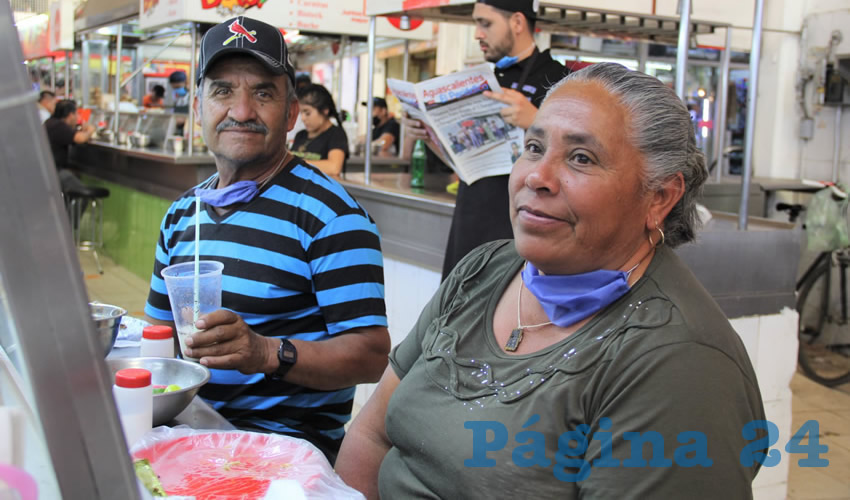 En Tacos y gorditas El G&uuml;ero, en el mercado Ter&aacute;n, desayunaron Jos&eacute; Pi&ntilde;a y Socorro Carranza