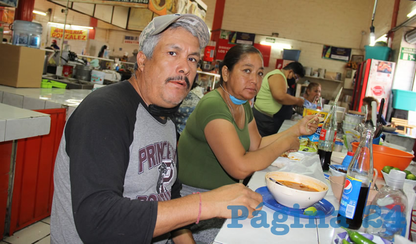 En birrier&iacute;a Los L&oacute;pez, en el mercado Morelos, desayunaron Juan Jos&eacute; Dur&oacute;n y Josefina Rodr&iacute;guez
