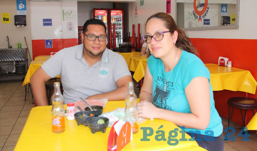 En Loncher&iacute;a El Mono desayunaron Isidro Frausto Gayt&aacute;n y Karina Lozano