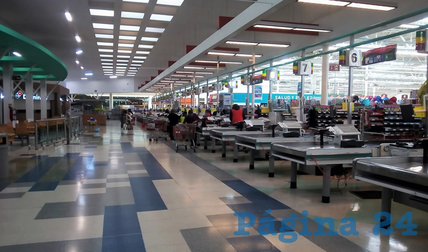 En la mayoría de los centros comerciales de la zona conurbada Zacatecas-Guadalupe continuarán los protocolos y filtros de sanidad para garantizar la seguridad dentro y fuera de las instalaciones (Foto: Merari Martínez)