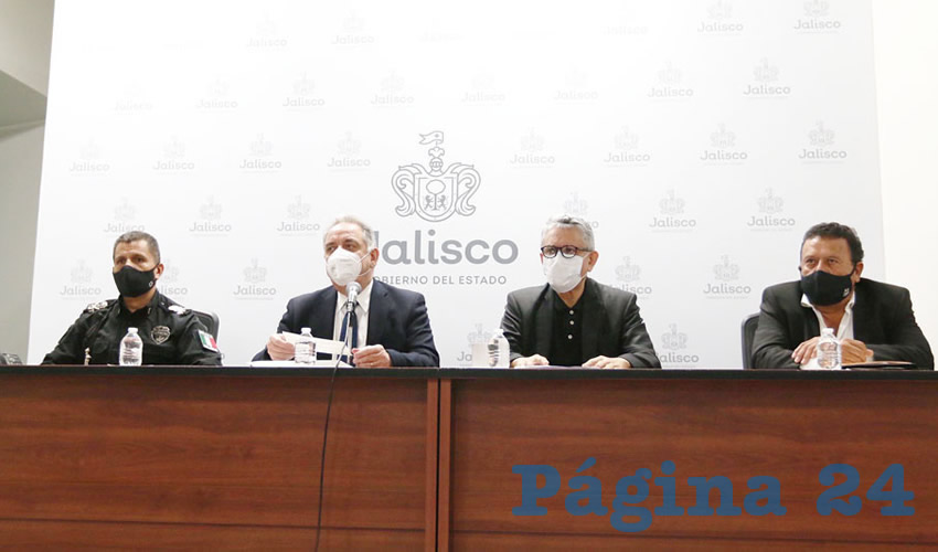También se investiga a servidores de otros niveles, una vez concluida la investigación podría derivar desde una suspensión a la destitución de su cargo, según el secretario de Seguridad, Juan Bosco Agustín Pacheco (derecha)/Foto: Cortesía