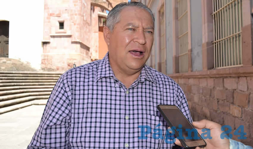 Javier Calzada Vázquez refirió que será necesaria la participación de todo el gremio de trabajadores y los diversos sectores sociales para darle solución a un problema crónico, pues a pesar del paso de las administraciones de gobierno el Instituto sigue sin valerse por sí mismo, sigue dependiendo del rescate económico por parte de las autoridades estatales y federales (Foto: Archivo Página 24)