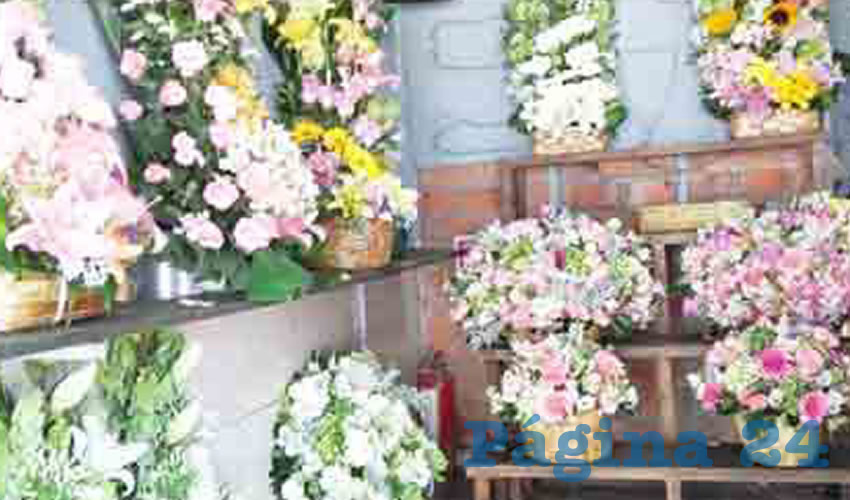 Volvieron a reabrir varios negocios del mercado de las flores, en la zona de Mezquitán , esto con las debidas medidas sanitarias; piden que les den el dinero que gastaron en gel antibacterial, tapete sanitizante y otros requisitos para la reactivación/Fotos: Francisco Tapia