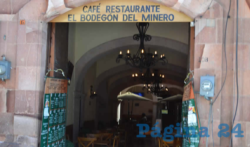 En el caso del Centro Histórico de la capital, en los últimos días los hoteles y restaurantes han realizado tareas tanto de remodelación como de acondicionamiento para dar servicio a los clientes potenciales, ya que estas empresas son respaldadas en gran parte por la afluencia de turistas, trabajadores y estudiantes, lo que ha complicado que continúen con sus actividades cotidianas a causa de la pandemia (Foto: Merari Martínez)