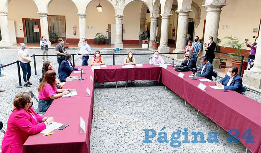 Diputados de la Junta de Coordinación Política avalaron llamar a cuentas al fiscal Gerardo Solís y al coordinador de seguridad, Macedonio Tamez, para que respondan por las atrocidades perpetradas por agentes de la fiscalía y policías estatales; además, para que aclaren los dichos de Enrique Alfaro, sobre la infiltración del narco en las corporaciones/Foto: Cortesía