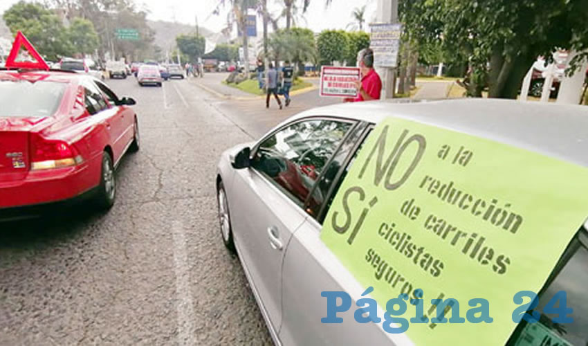 Reducir un carril por sentido en otros 4.2 kilómetros de la transitada vialidad significaría ahorcar la movilidad de los automovilistas en esta parte de la ciudad; habitantes dijeron no estar en contra del proyecto, pero piden a Pablo Lemus que lo adecúe para que todos se beneficien/Fotos: Francisco Tapia