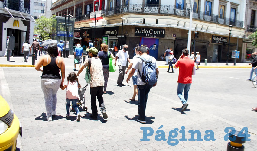 A 25% de su capacidad abrirán plazas y corredores comerciales, así como hoteles y gimnasios, todo con las debidas medidas sanitarias, que según las autoridades estatales serán verificadas por personal de inspección y vigilancia de los ayuntamientos/Foto: Archivo Página 24