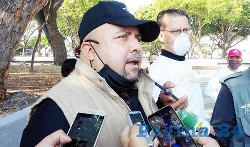 “No se vale que a todos nosotros nos satanicen como si fuéramos delincuentes, por eso le estamos pidiendo al señor gobernador rectifique su postura, y que nos dé a los compañeros, las garantías que necesitamos para desempeñar nuestra labor”, pidió Alberto Gutiérrez, representante de la organización Corporaciones Unidas de Jalisco