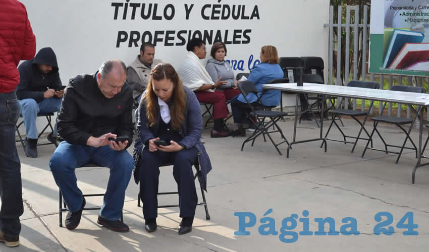 Agremiados al Sindicato Único de Trabajadores Académicos del Colegio Nacional de Educación Profesional Técnica (Sutconalep) del Plantel 1, condenaron públicamente que el director Edmundo Benjamín Morones Dueñas ha incumplido con los respectivos pagos a la base (Foto: Archivo Página 24)