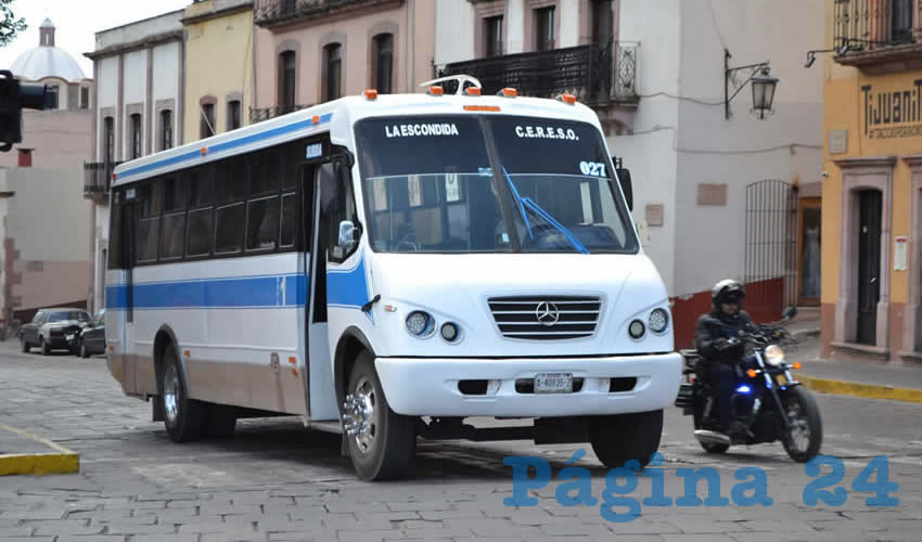 No utilizar cubrebocas y viajar con exceso de pasajeros son las principales observaciones (Foto: Archivo Página 24)