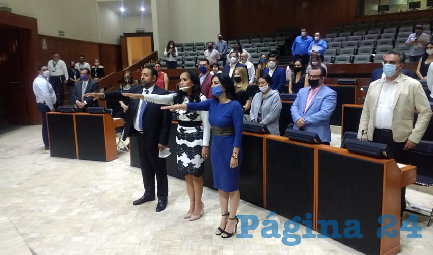Los tres nuevos integrantes del Consejo de la Judicatura rindieron protesta a las tres de la mañana de este viernes en el Legislativo/Foto: Especial