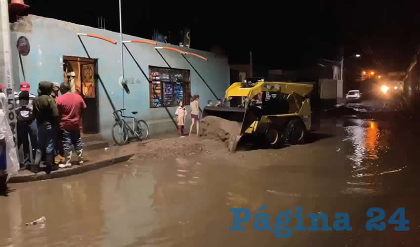 El viernes, el municipio de Cosío fue afectado por una tromba que tuvo una duración de aproximadamente 40 minutos (Foto: Tomada de Facebook)
