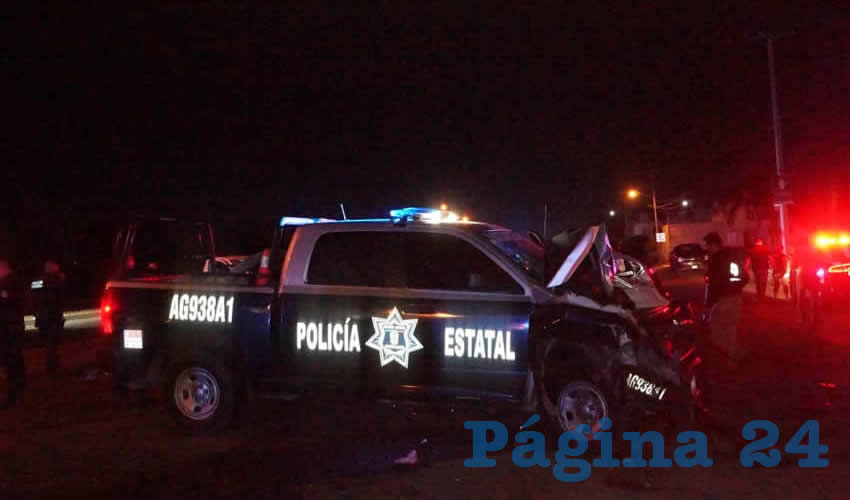 En la comunidad Margarita, Jesús María, chocaron una patrulla de la SSPE y una camioneta Dodge Ram, debido a que el conductor uniformado ignoró la luz roja del semáforo