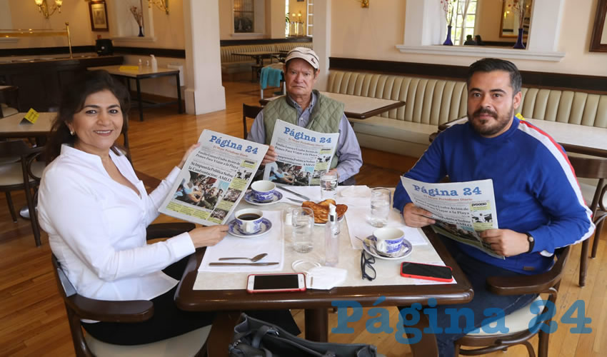 Nora Ruvalcaba G&aacute;mez, fundadora de Morena en Aguascalientes; Germ&aacute;n Herrera Mar&iacute;n, coordinador distrital de Morena; y Gilberto Guti&eacute;rrez Lara, consejero nacional de Morena; almorzaron en Sanborns Francia