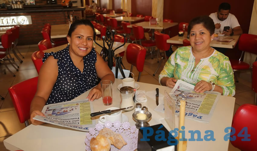 En el restaurante Mitla desayunaron Edith Rangel y Juana G&oacute;mez
