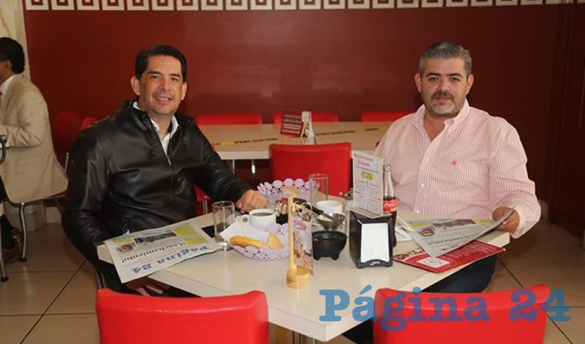 Los abogados Guillermo Lozano Galindo y Luis Cervantes compartieron el pan y la sal en el restaurante Mitla