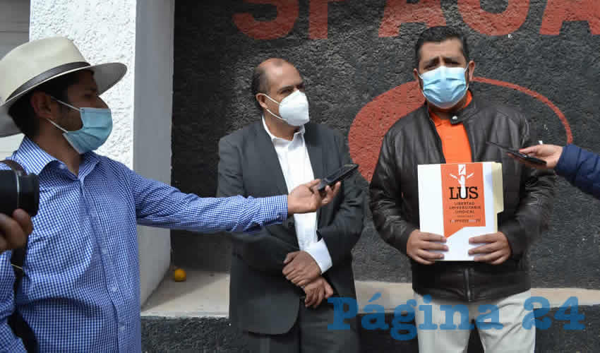 Samuel Rodríguez Escobar presentó su candidatura y la postura de su planilla que representa a docentes y académicos universitarios (Foto: Merari Martínez)