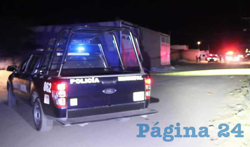 El arribo de la policía municipal a la calle Ferrocarril